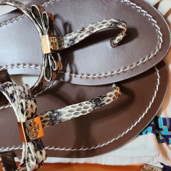 Tory Burch Leighanne Flat Thong Slide - Picture 3 of 5